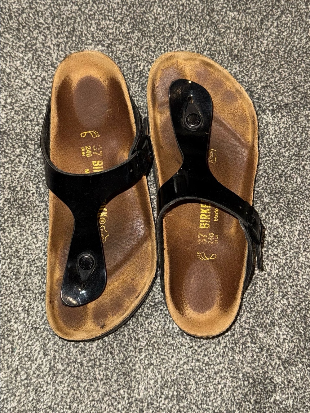 Birkenstock Black Patent Thong Sandals with Brown Footbed